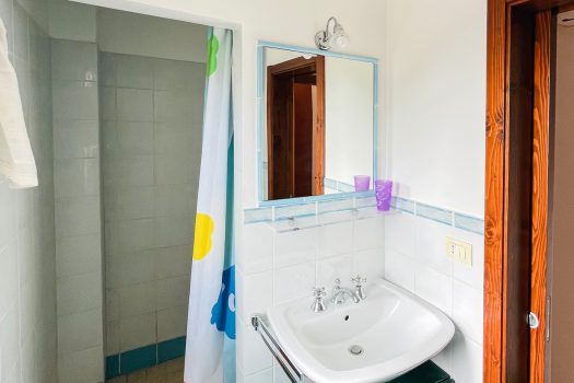 Immagini l’estate a pochi passi dal mare e un panorama che toglie il respiro?