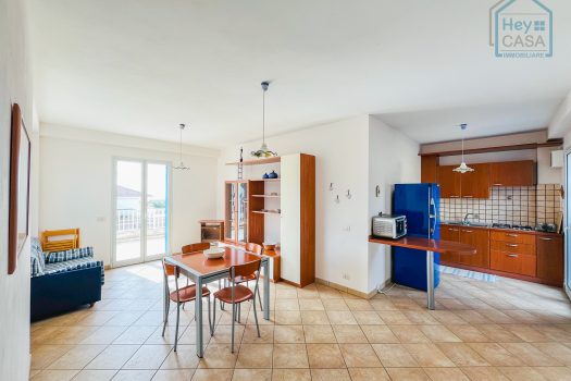 Immagini l’estate a pochi passi dal mare e un panorama che toglie il respiro?