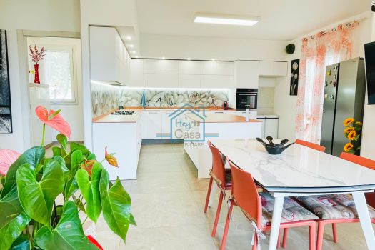 Villetta indipendente con giardino zona mare