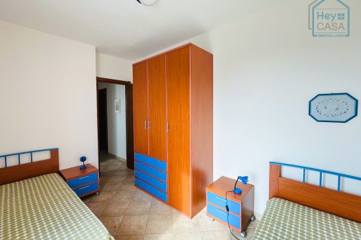 Immagini l’estate a pochi passi dal mare e un panorama che toglie il respiro?