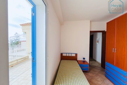 Immagini l’estate a pochi passi dal mare e un panorama che toglie il respiro?