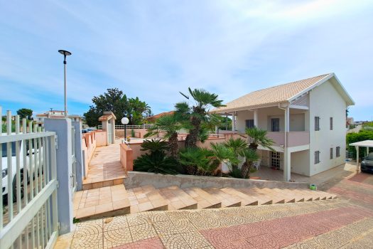 Villa in vendita in via del Gelsomino, 8