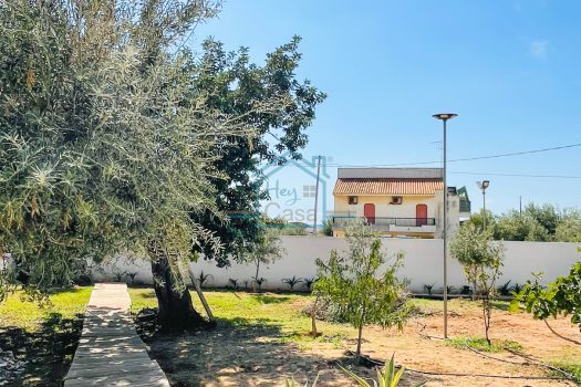 Villetta indipendente con giardino zona mare