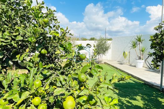 Villetta indipendente con giardino zona mare