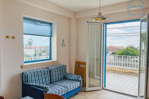 Immagini l’estate a pochi passi dal mare e un panorama che toglie il respiro?