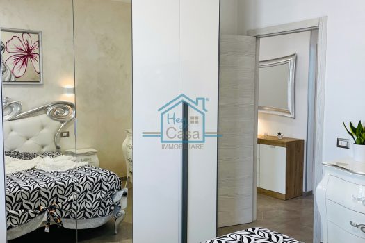 Villetta indipendente con giardino zona mare