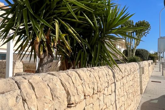 Immagini l’estate a pochi passi dal mare e un panorama che toglie il respiro?