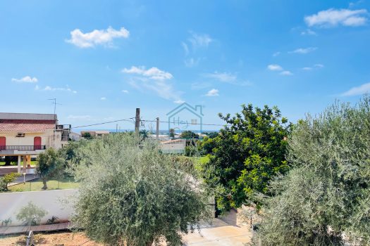 Villetta indipendente con giardino zona mare