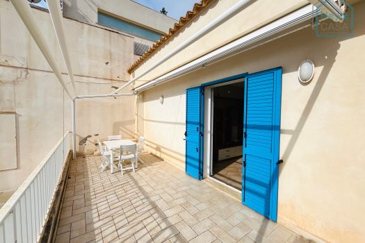 Immagini l’estate a pochi passi dal mare e un panorama che toglie il respiro?