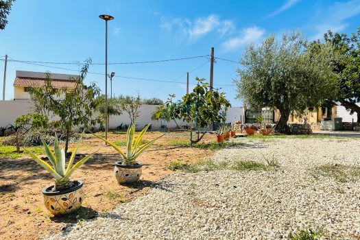 Villetta indipendente con giardino zona mare