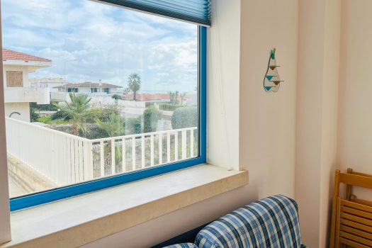 Immagini l’estate a pochi passi dal mare e un panorama che toglie il respiro?