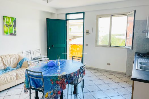 Appartamento con ampia Veranda a Punta Braccetto