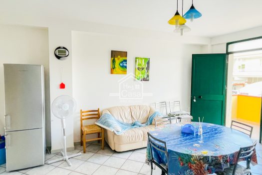 Appartamento con ampia Veranda a Punta Braccetto