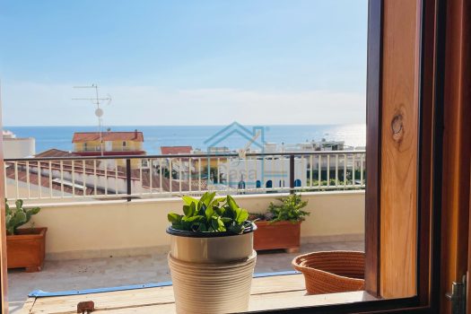 Sogni una vita vista mare?