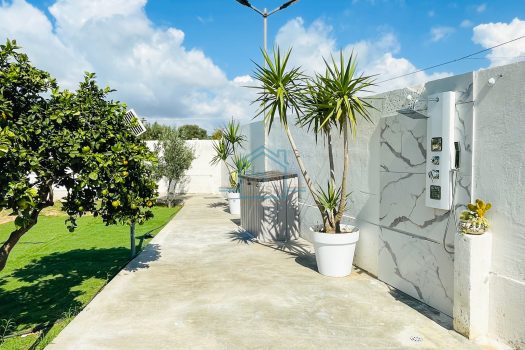 Villetta indipendente con giardino zona mare