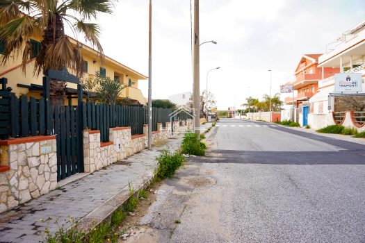 Appartamento con ampia Veranda a Punta Braccetto