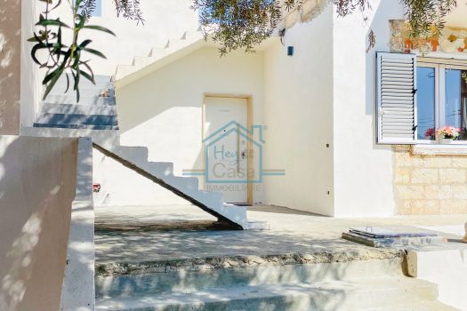 Villetta indipendente con giardino zona mare