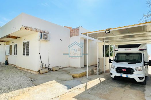 Villetta indipendente con giardino zona mare